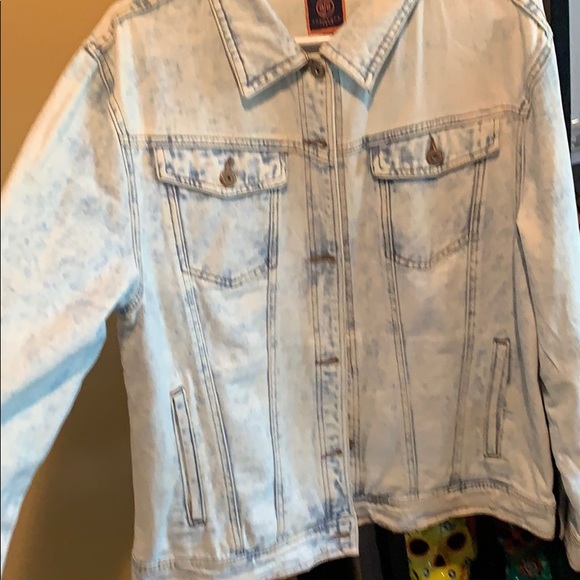 Jean jacket - Picture 2 of 2